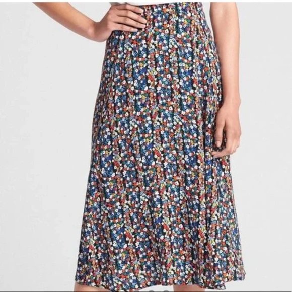 35+ Designs Side Button Skirt Pattern